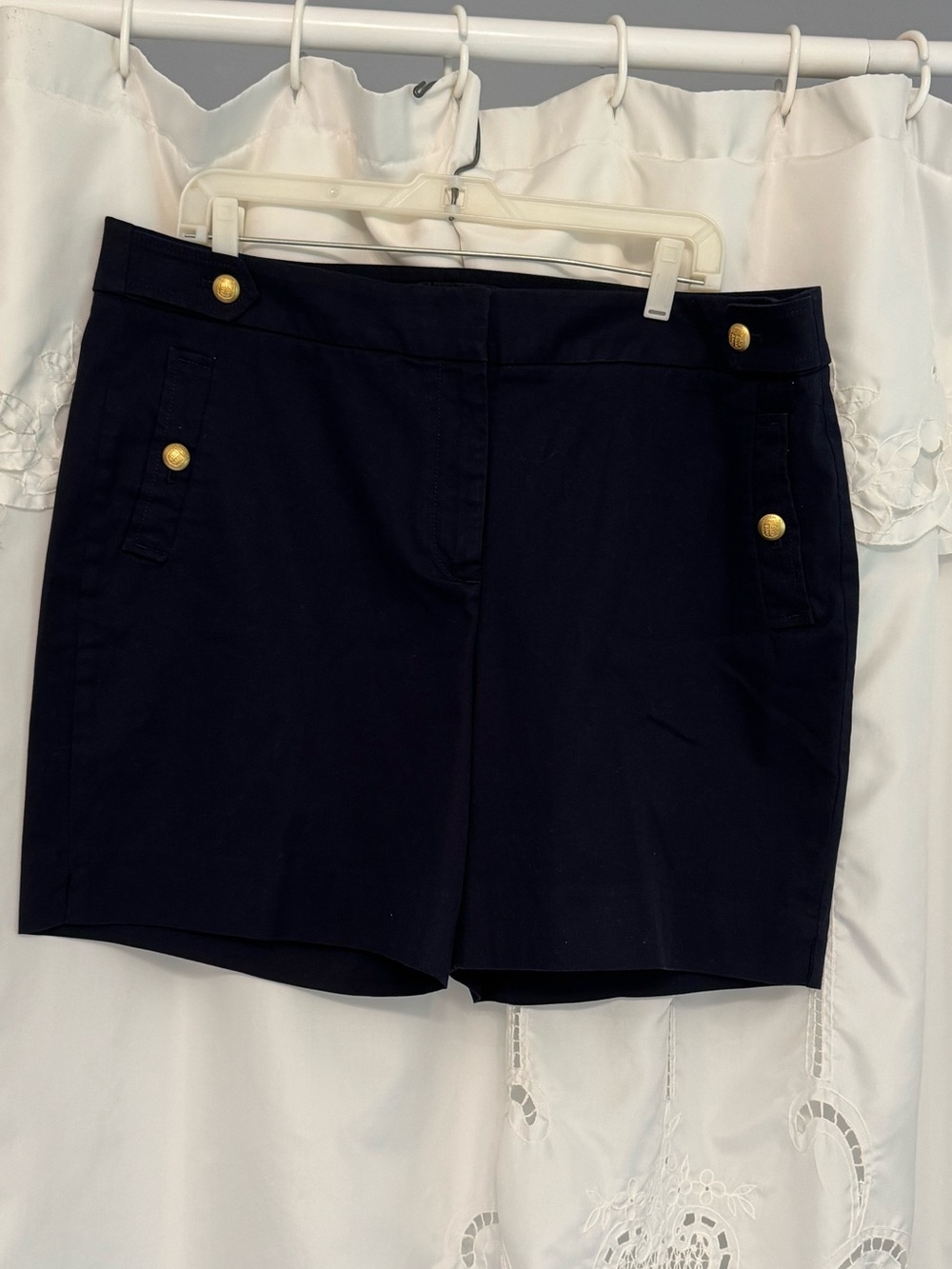 Talbots NWOT Navy mid length 7” shorts with gold buttons
